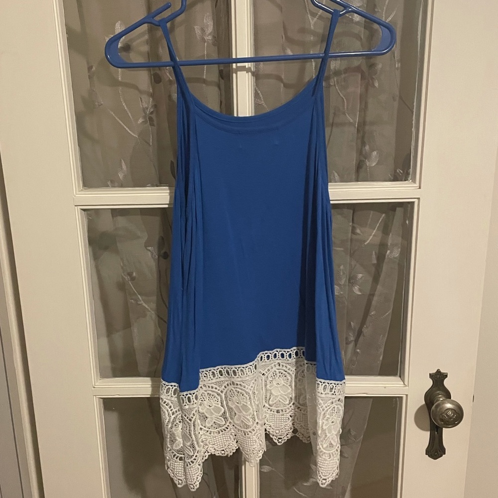 NWOT | Blue camisole with white lace